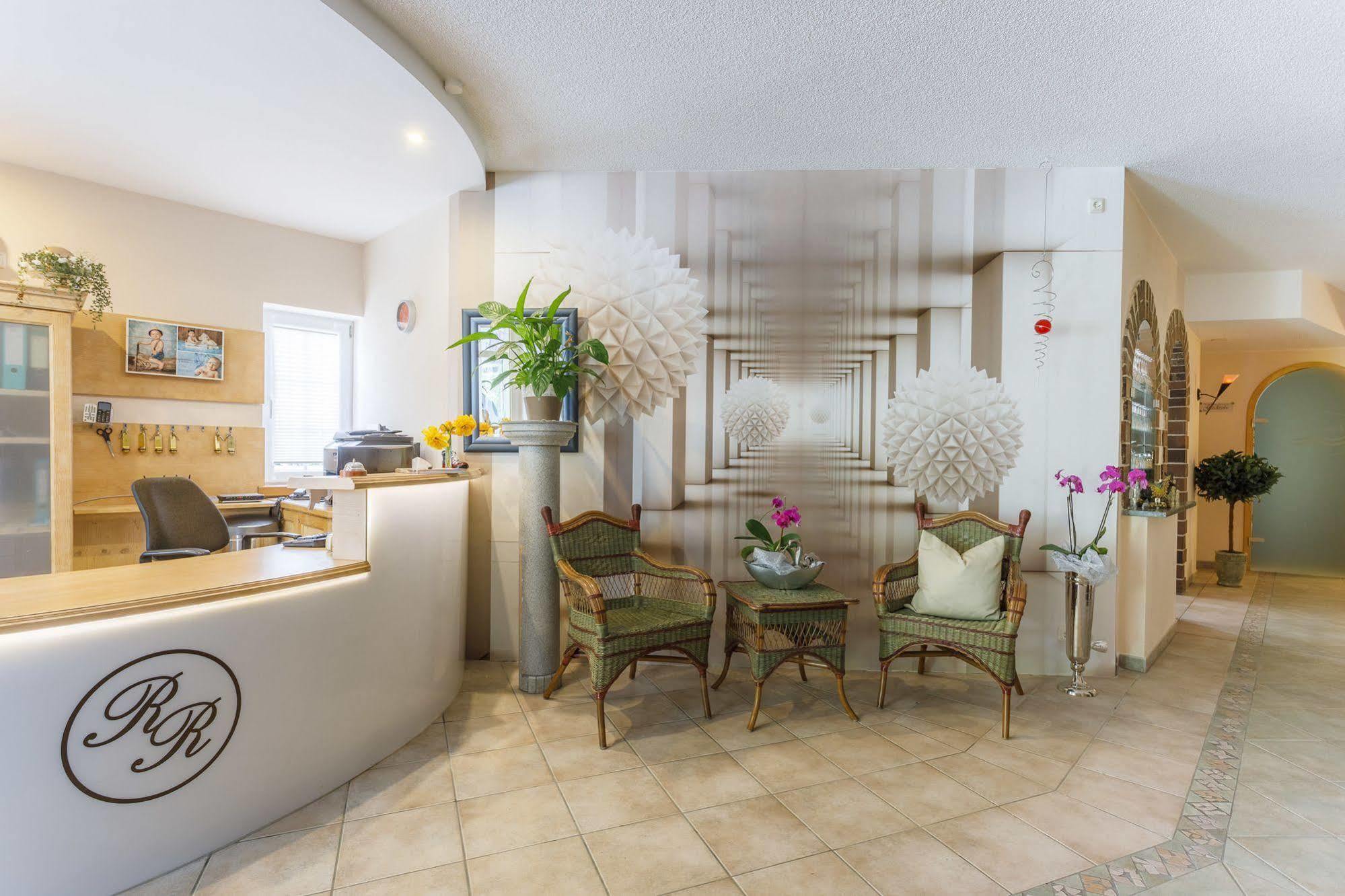 Hotel Wellness Romantika 4*